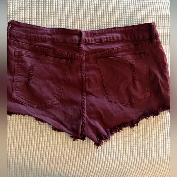 Angel Kiss Distressed Maroon Shorts Size 15 - Picture 4 of 4